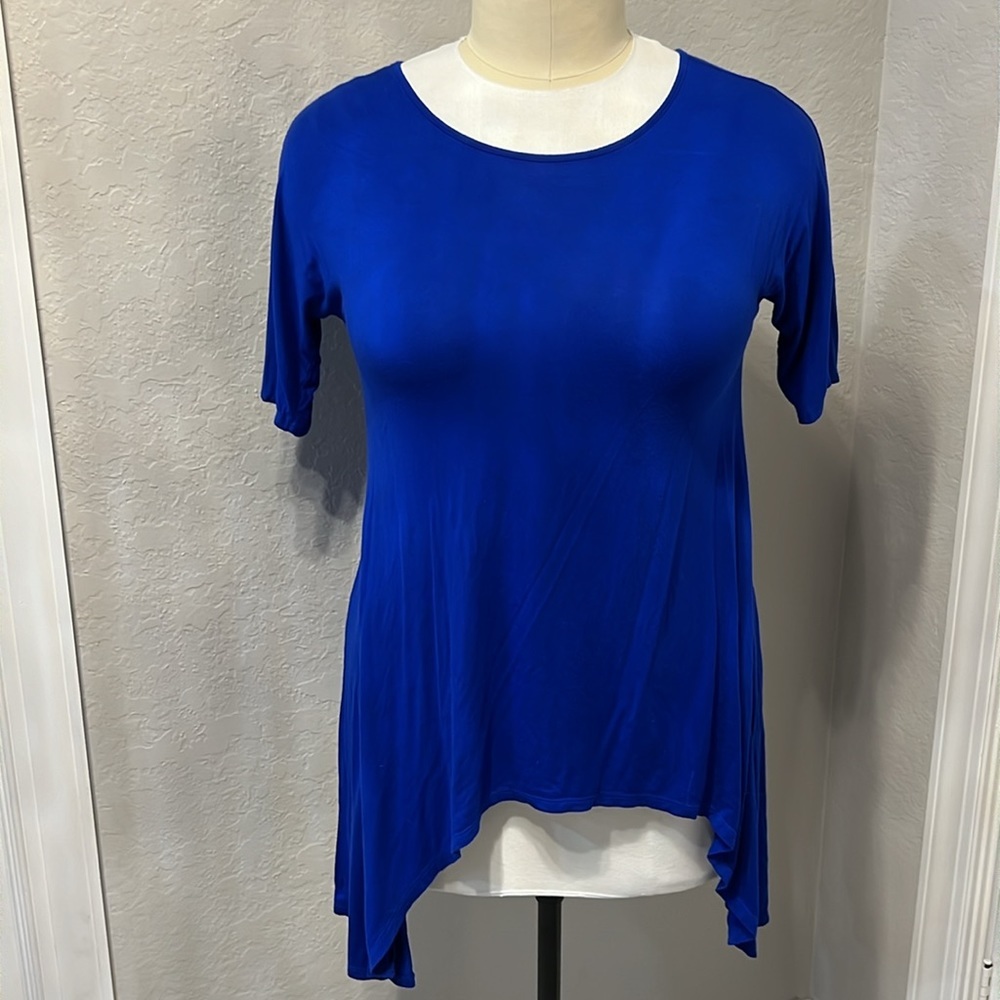 Cable & Gauge | NWOT Royal Blue Cutout Back Sharkbite Tunic Top